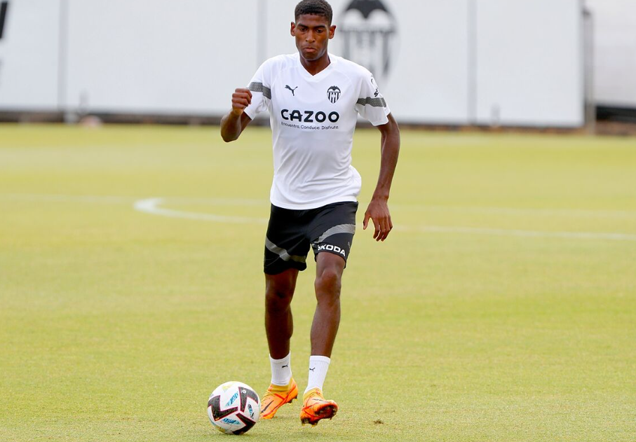 电竞竞猜-关于西甲清晨走向成谜，AC米兰止住颓势，压力陡增，赛季目标并未改变的信息