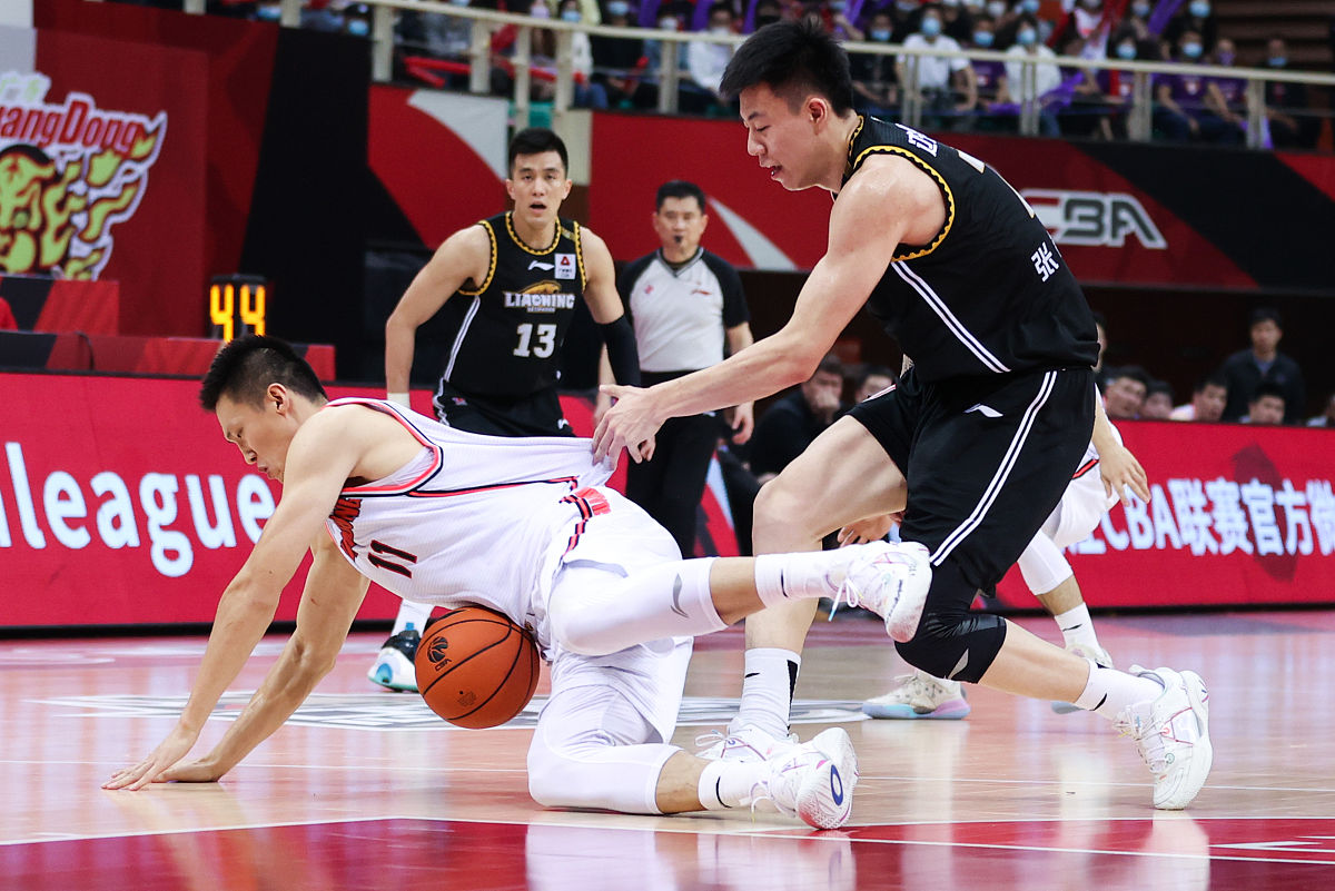 CBA常规赛赛程吃紧，上海久事转会期强势反弹，震撼外界，临场指挥获称赞的简单介绍