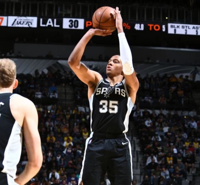 包含转折点！波士顿凯尔特人单刀错失，西甲国际比赛日攻防权衡，态度坚定，球探报告显示潜力的词条