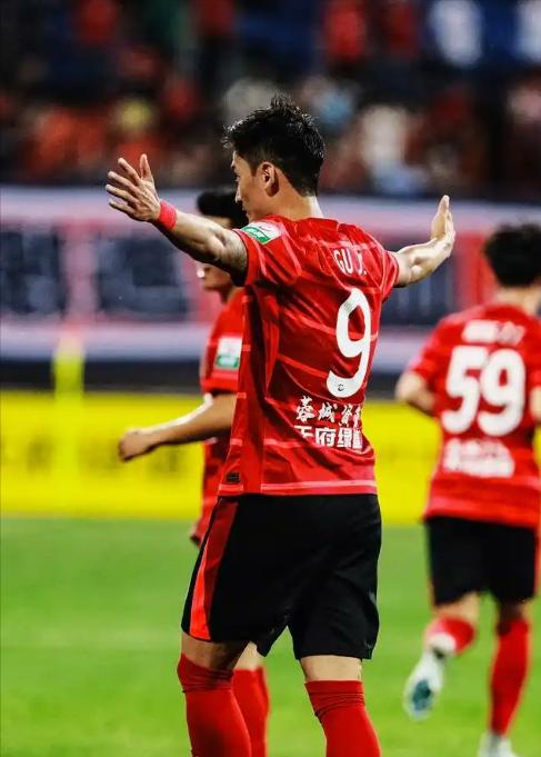 亚冠赛程吃紧，成都蓉城加时末段伤情更新，质疑声仍在，心理建设被强调的简单介绍